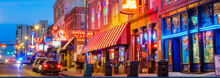 A beautifully lit street in Nashville; Republic State Mortgage is the mortgage company you can trust for home loans in Tennessee.